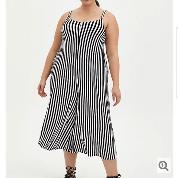 Torrid 1X black and white striper jumper NWT - Picture 1 of 11